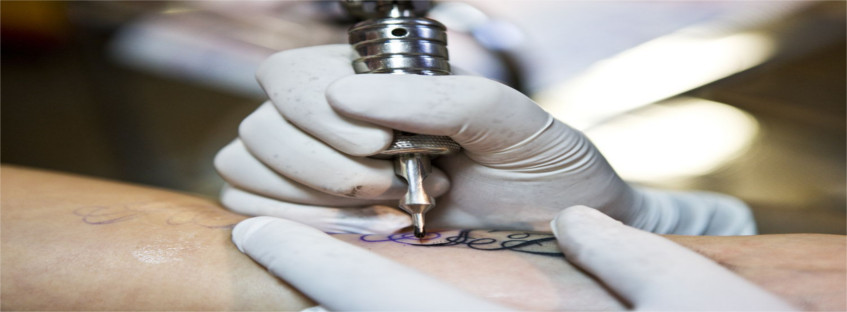 Sind Tätowierungen verboten (ĥarām) im Islam